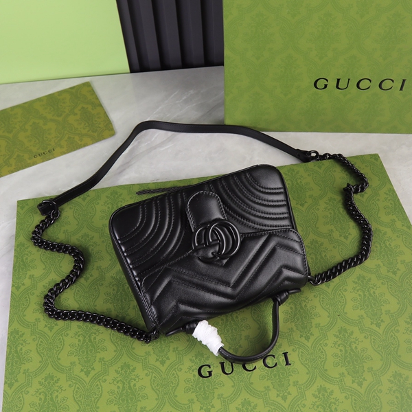 グッチバッグ角部分ディテール